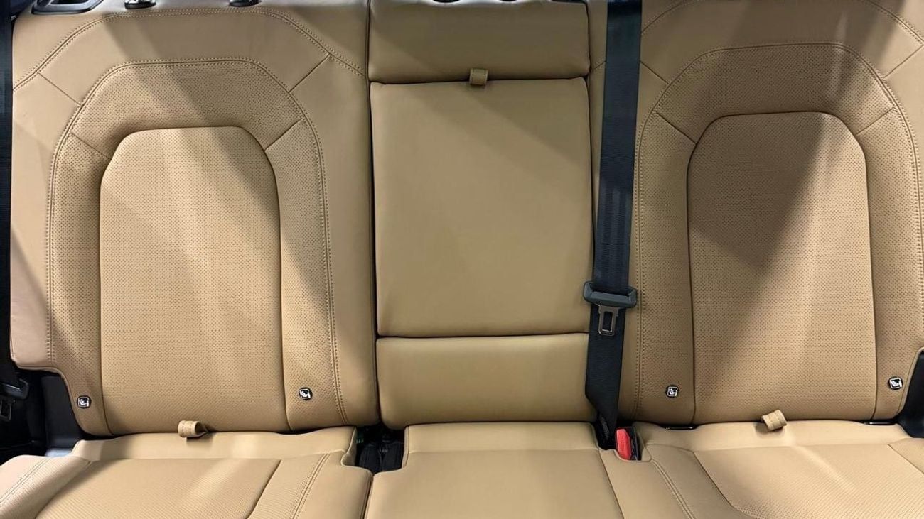 لاند روفر ديفندر 110 X-Dynamic HSE P400 3.0L