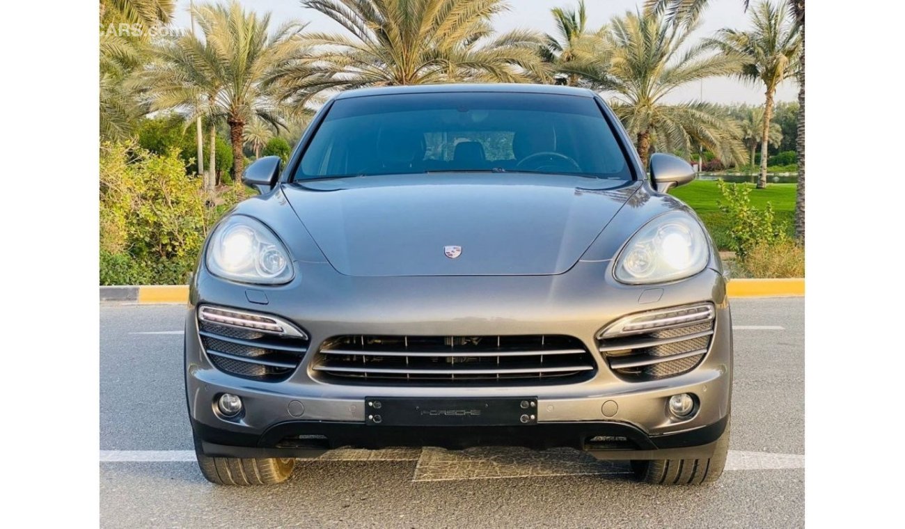 Porsche Cayenne S S Porsche Cayenne S 2012 GCC 8 cylinder perfect condition