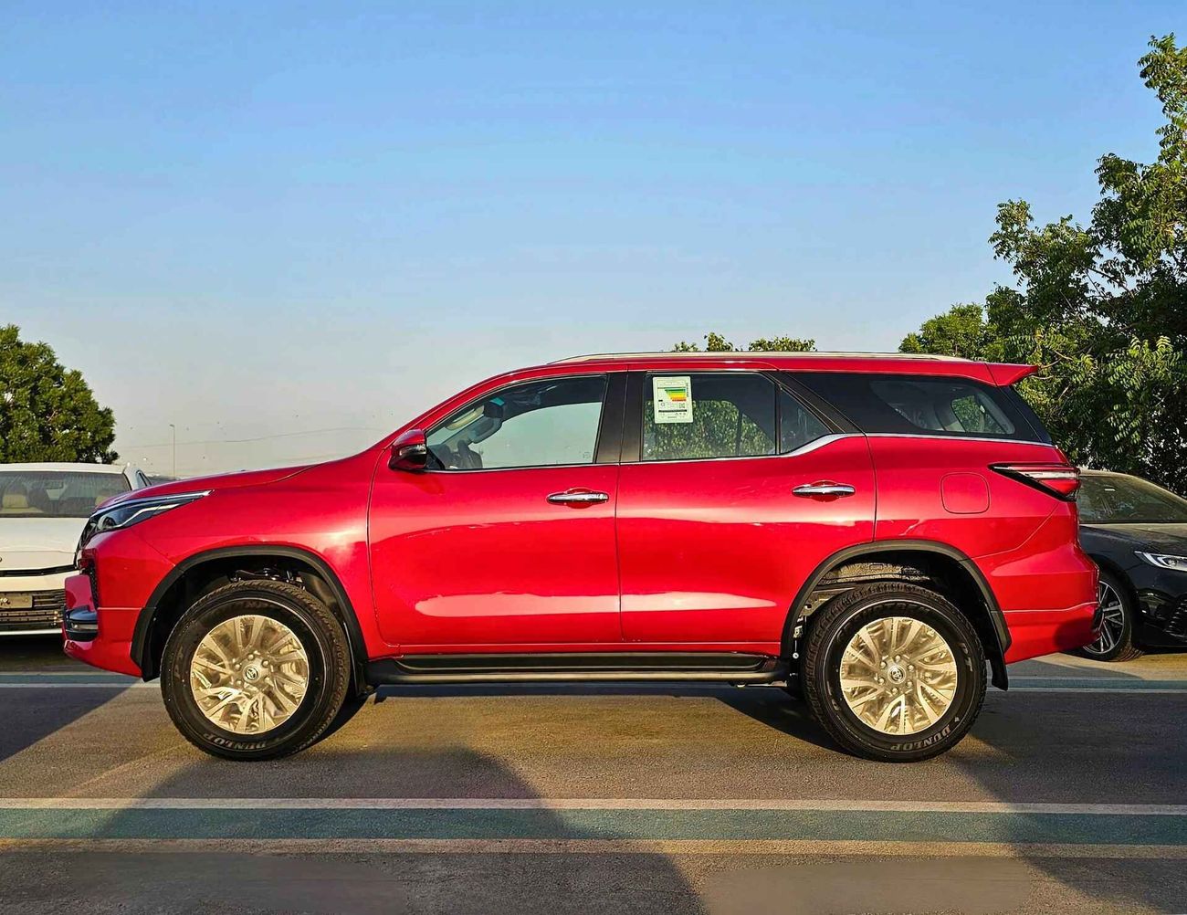 تويوتا فورتونر SR5 ADVENTURE / 4.0L V6 PETROL / PUSH START / REAR A/C (CODE # SR5DV)