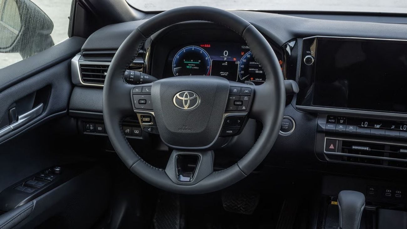 Toyota Camry CAMRY 2.5 GLE (NEUTRAL BLACK INSIDE BLACK) 2026