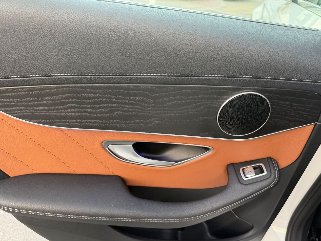 مرسيدس بنز C 200 AMG