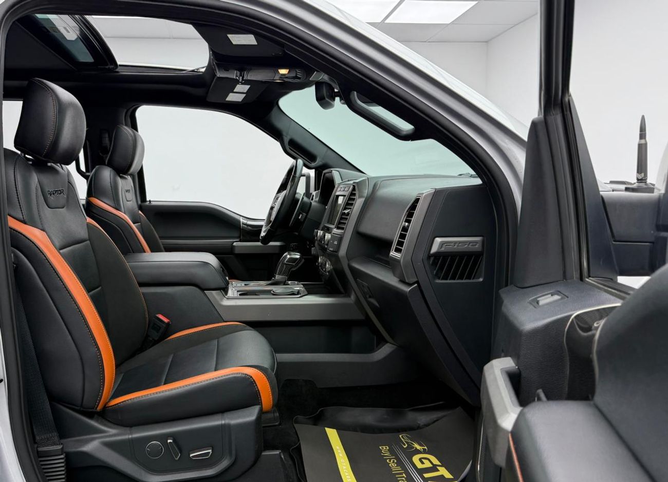 Ford F 150 Raptor 2018 Ford F-150 Raptor, 2027 Ford Warranty, 2026 Ford Service Pack, Full Ford Service History, GCC