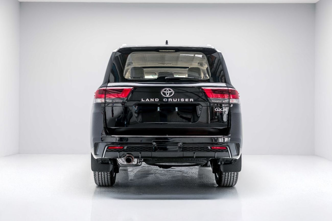 تويوتا لاند كروزر GXR S 4.0L - Attitude Black Inside Beige | Export Onl