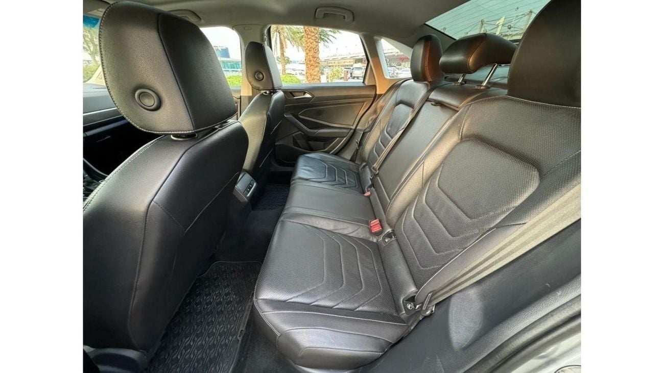 Volkswagen Jetta (RAMADAN OFFER) VOLKSWAGEN JETTA 2019 R LINE 1.4L TURBO FULL OPTIONS