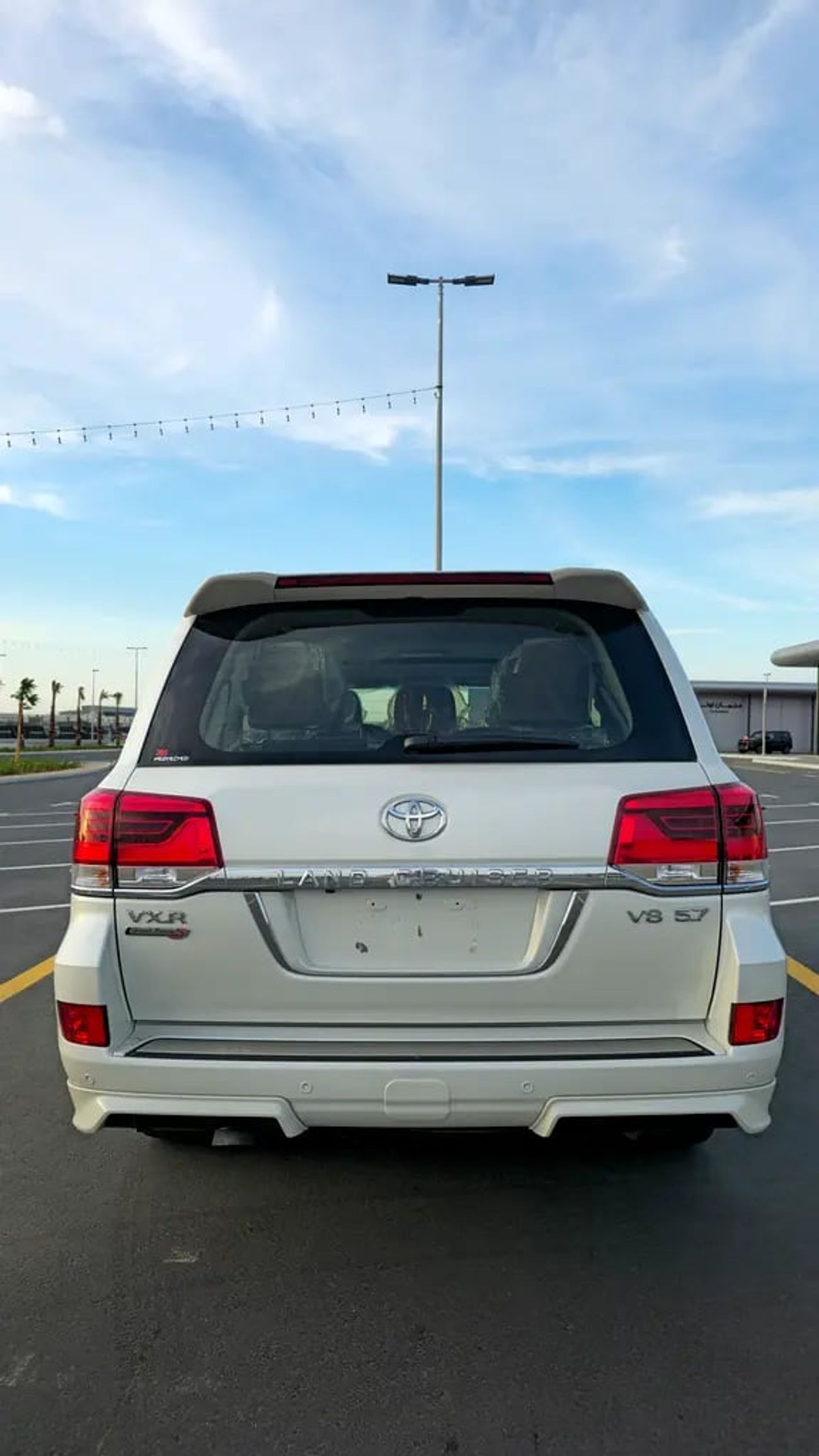 Toyota Land Cruiser VXR Grand Touring KM - GCC Specs
