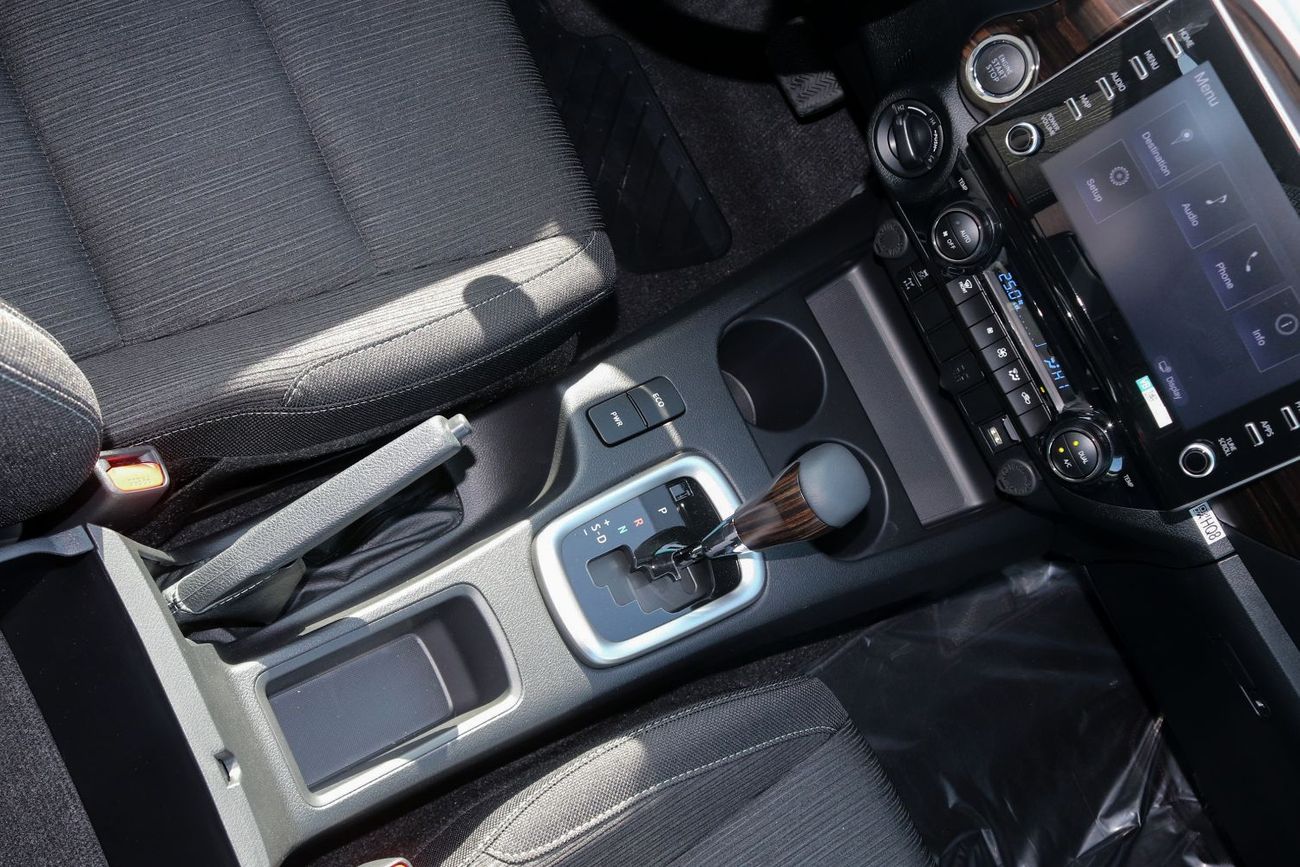 تويوتا هيلوكس 2026 Model Toyota Hilux DC, 4.0L Petrol 4WD 6A/T