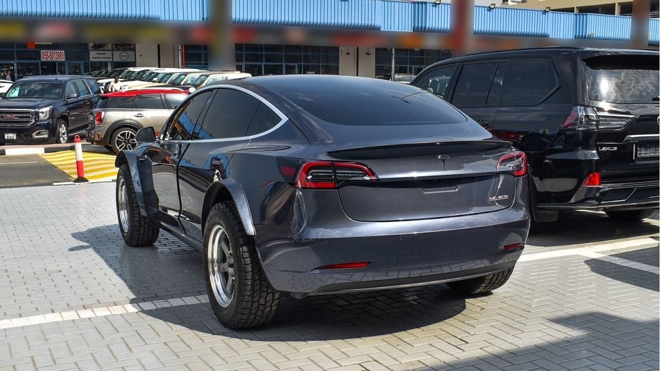 تسلا موديل 3 Performance