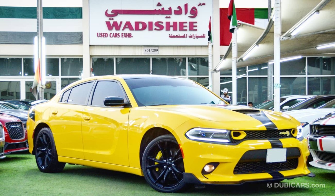 Dodge Charger Dodge Charger SXT V6 2017/SRT Kit/Leather Seats/Big Screen/Very Good Condition