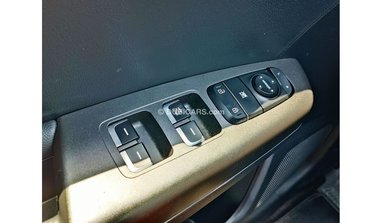كيا سبورتيج MEGA SALE / 2.4L / V4 / VCC CUSTOM / MID OPT / LEATHER  (LOT # 21777)