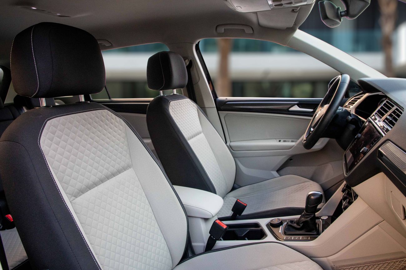 Volkswagen Tiguan Tiguan | 1,175 P.M | 0% Downpayment | VW History | Low KM | Warranty!