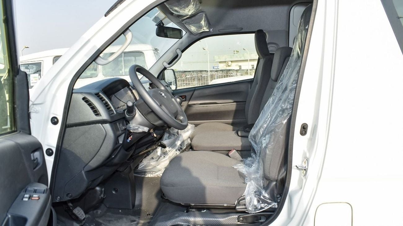 تويوتا هاياس Toyota Hiace 2.7L High Roof  Model 2025