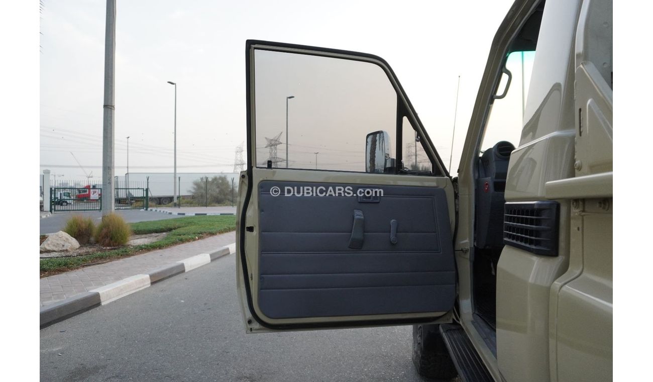 Toyota Land Cruiser Pick Up Hard Top