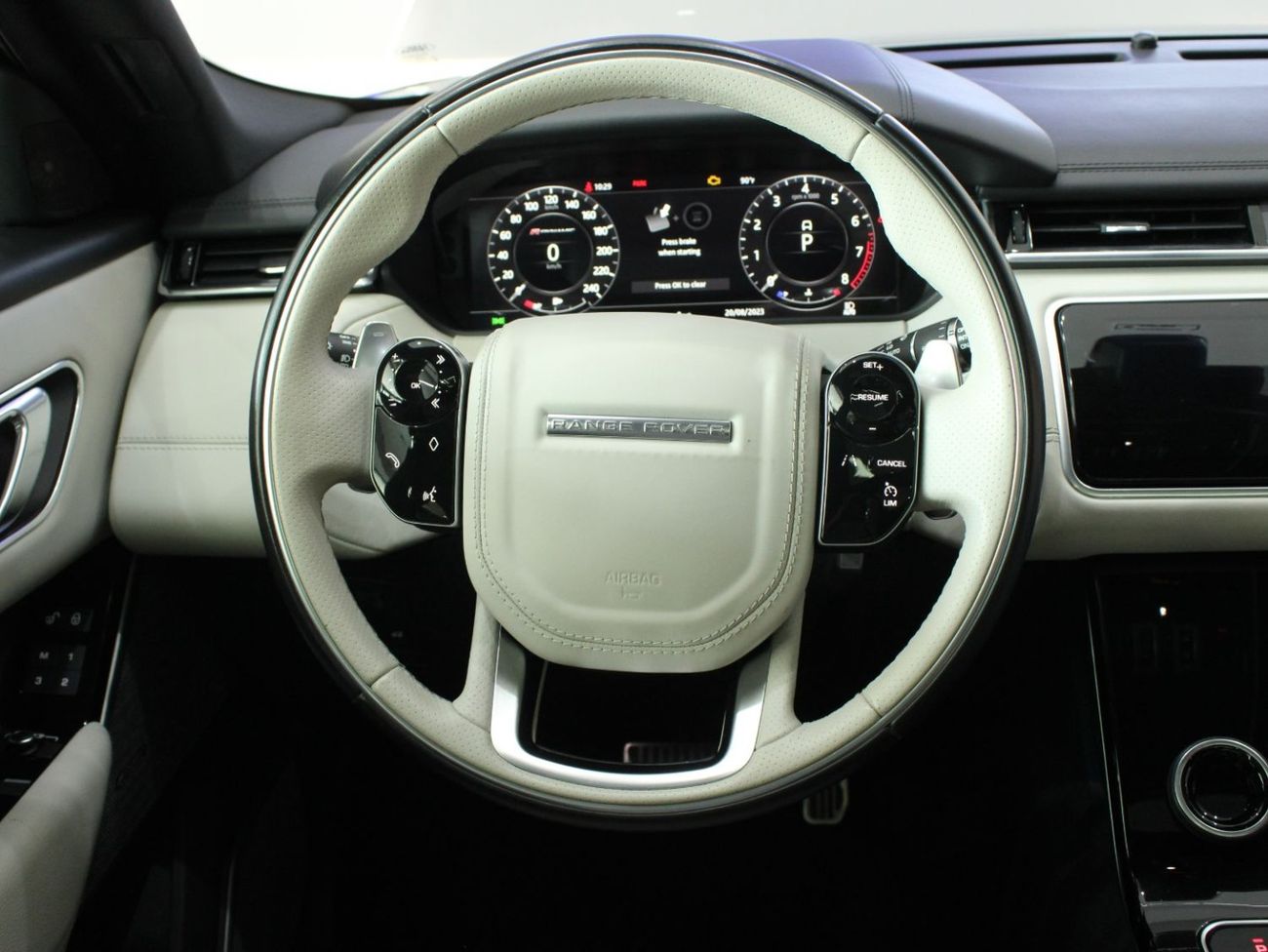 Land Rover Range Rover Velar | R-Dynamic | V4