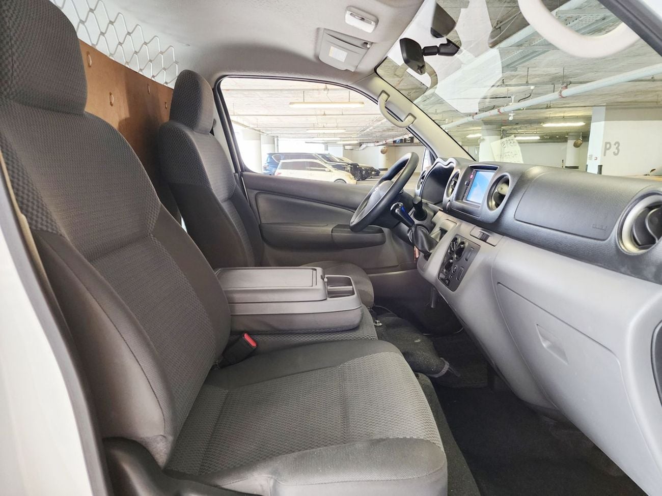Nissan Urvan STD 3 seater Manual