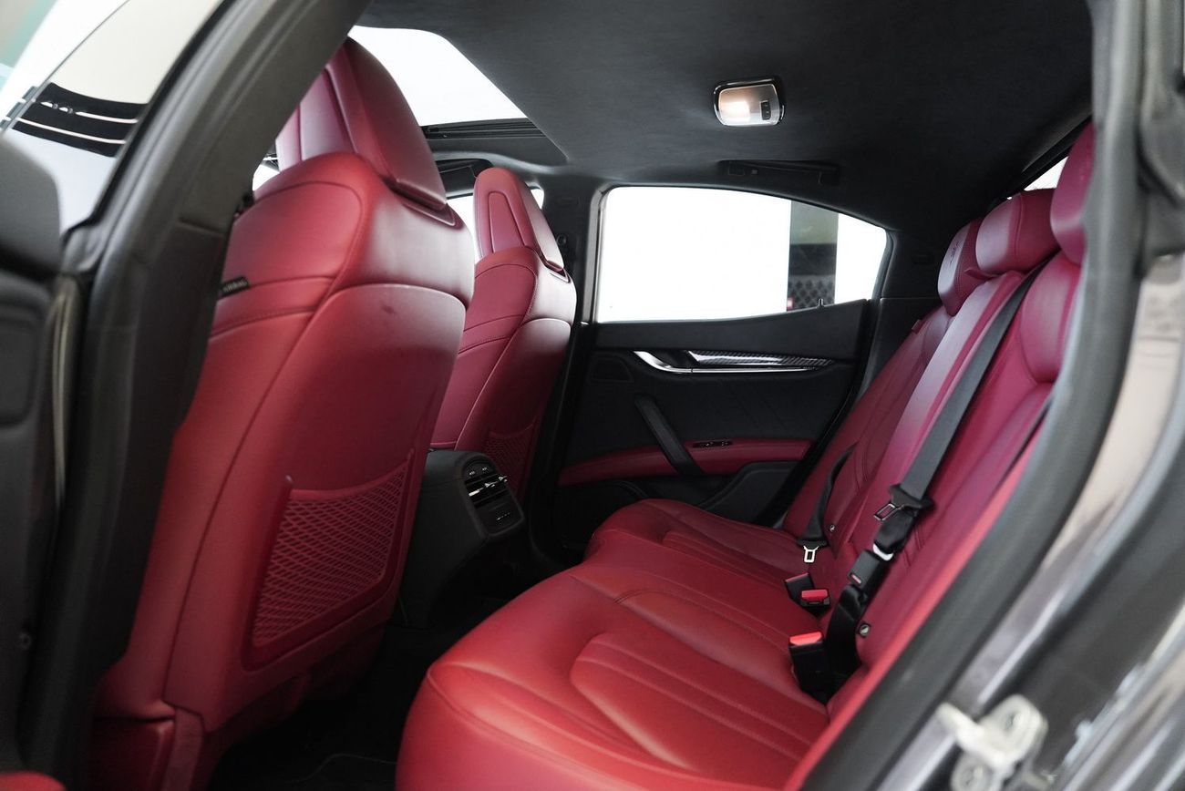 مازيراتي جيبلي Std 3.0L