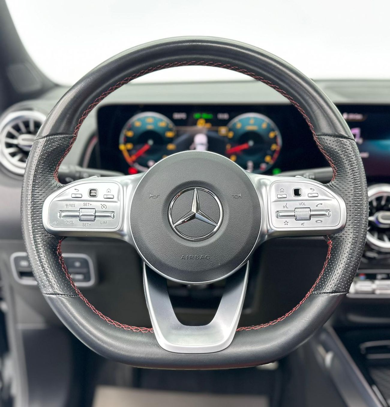 Mercedes-Benz GLB 250 2021 Mercedes-Benz GLB 250 4Matic, June/2026 Mercedes Warranty, Mercedes Full Service History, GCC