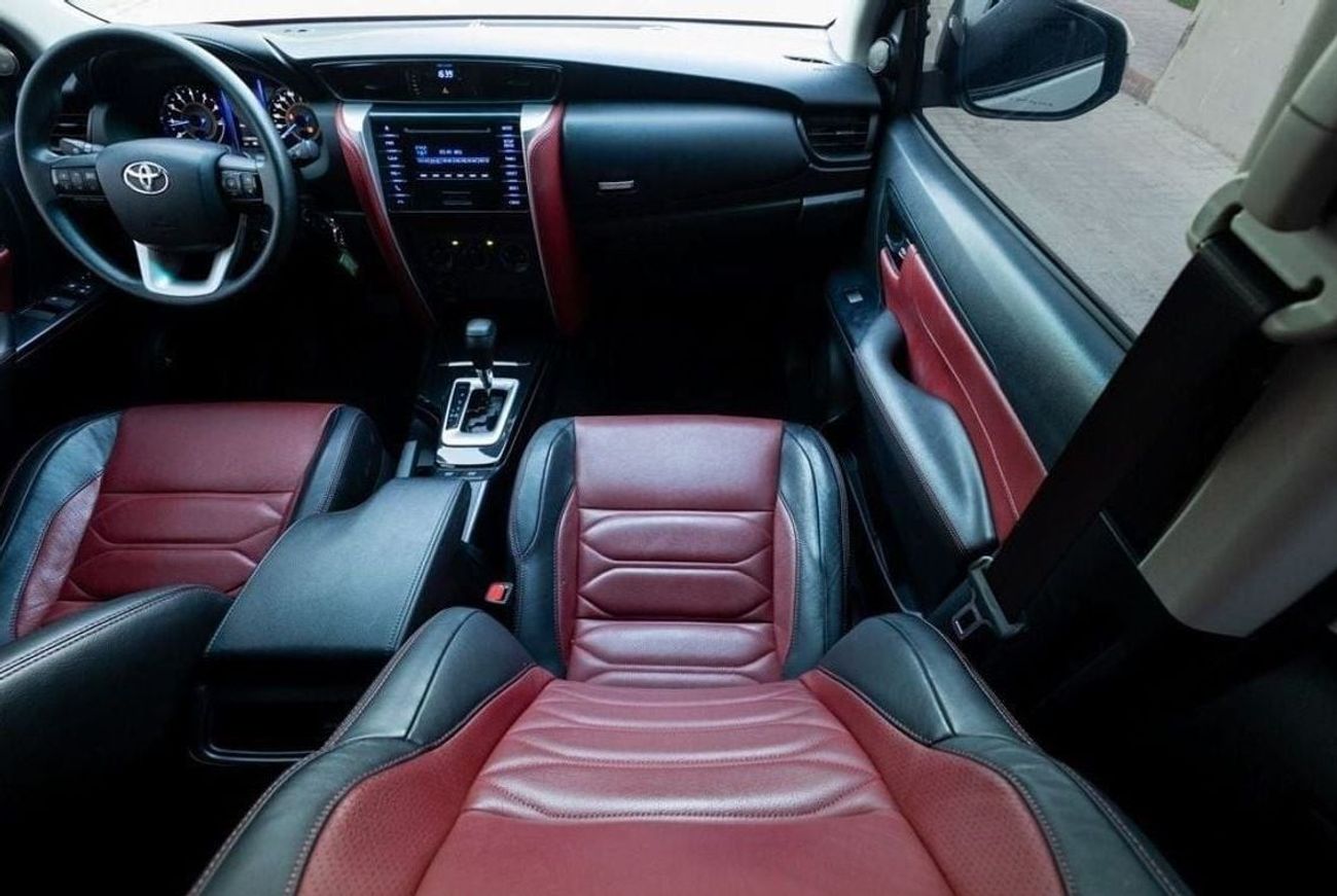 تويوتا فورتونر Toyota Fortuner TRD Sportivo 2018 GCC (LOW MILEAGE) under Warranty with Flexible Down-Payment.