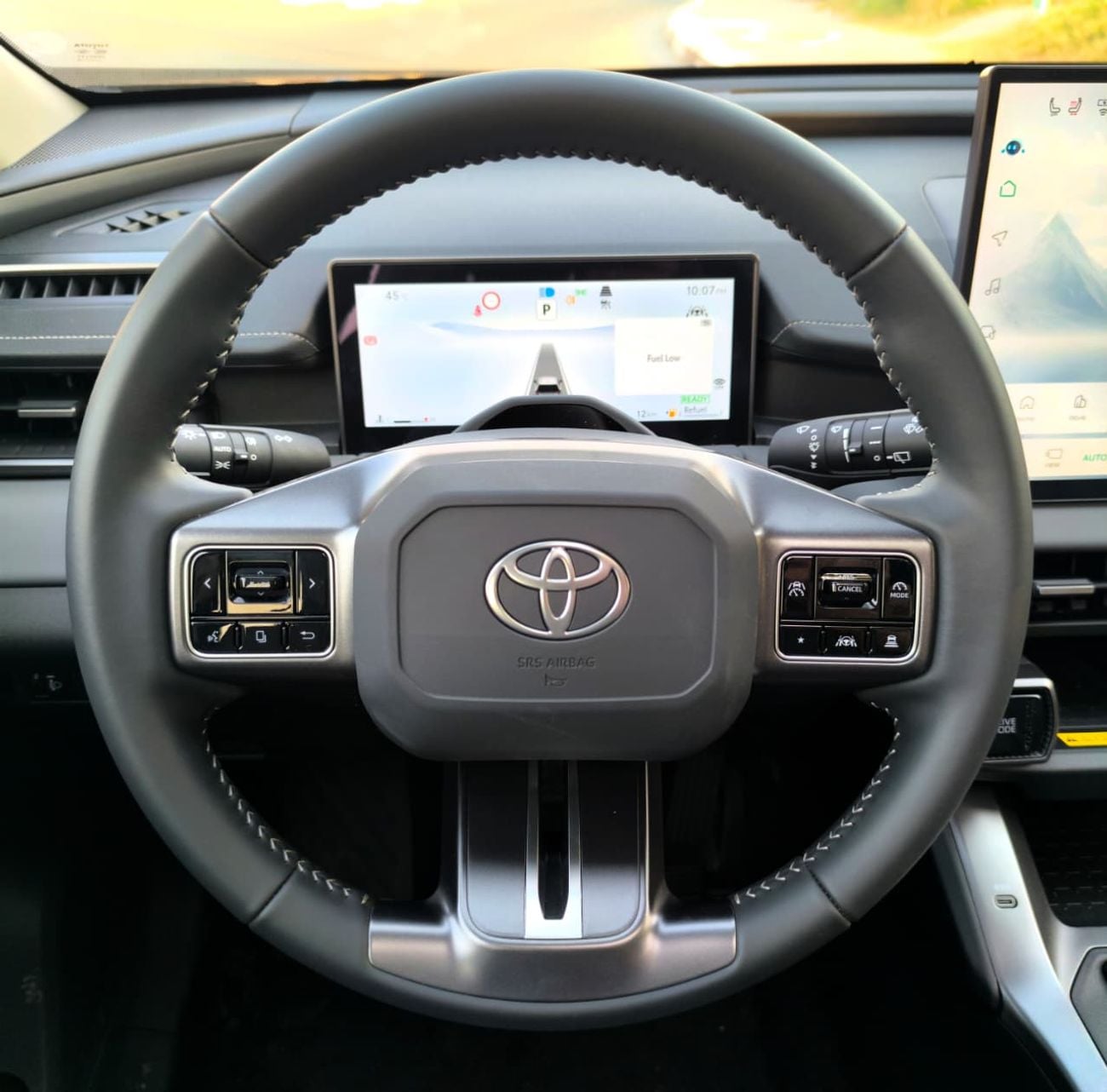 Toyota RAV4 2.5L Hybrid 4WD 2026 Deluxe Edition
