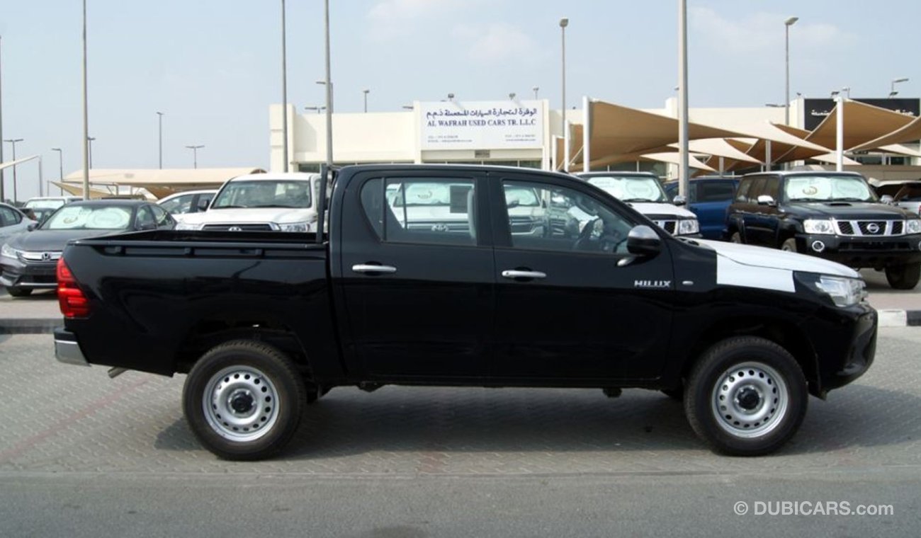 تويوتا هيلوكس 2.4L Diesel Double Cab 4WD DLX Manual