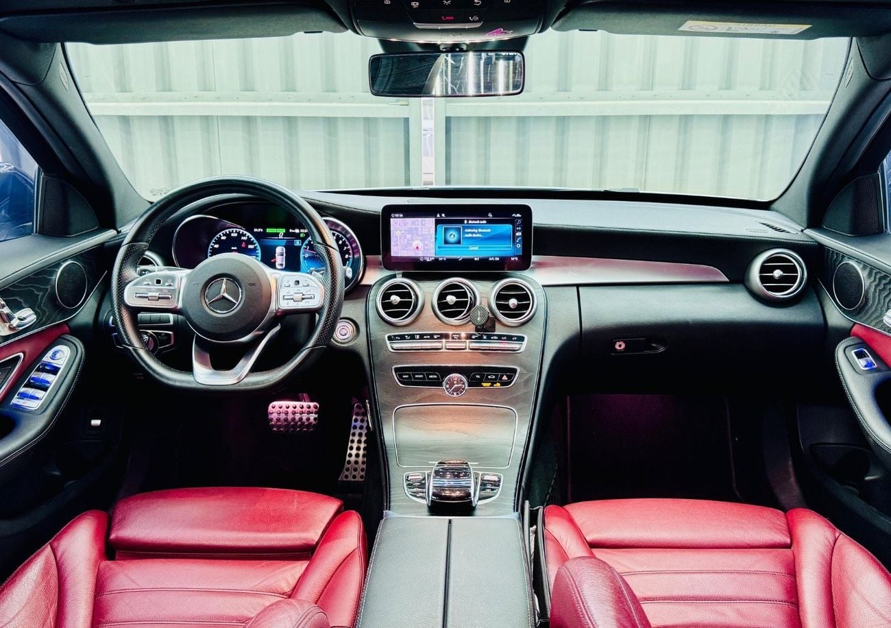 مرسيدس بنز C 300 AMG Pack 2.0L