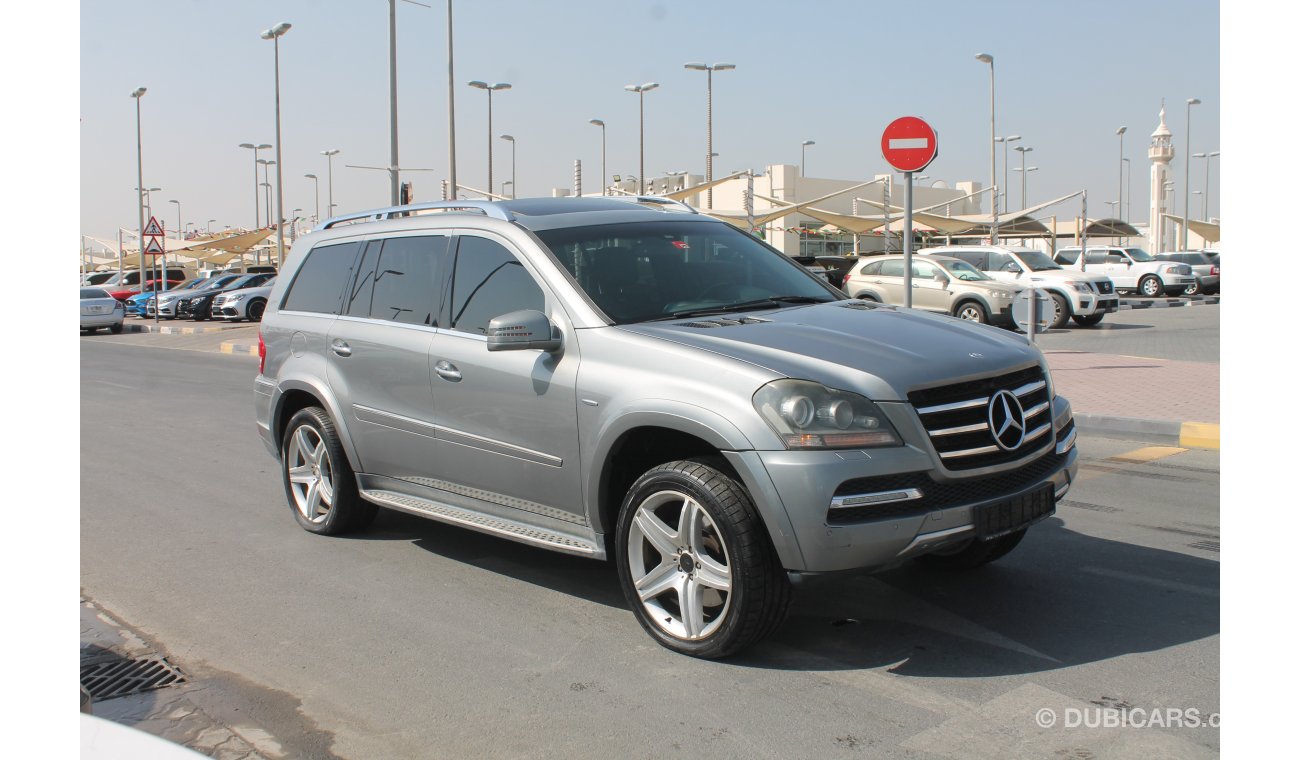 Mercedes-Benz GL 500 Mercedes GL 500 GC Seville Option, gray color, excellent condition, you do not need anything