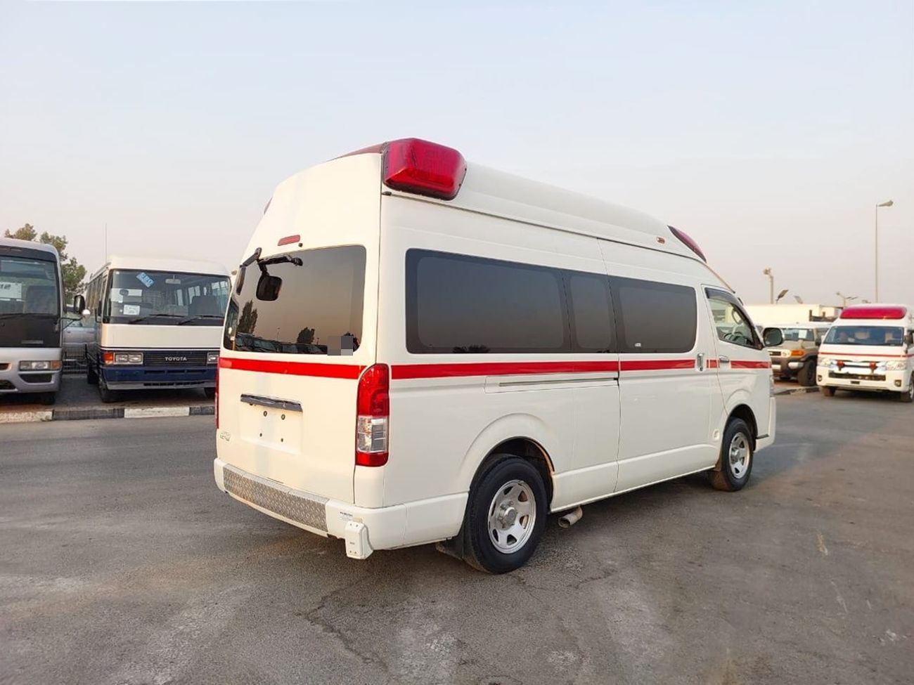 تويوتا هاياس TOYOTA HIACE VAN AMBULANCE RHD 2015 MODEL 2.7 L PETROL AUTOMATIC(PM14222)