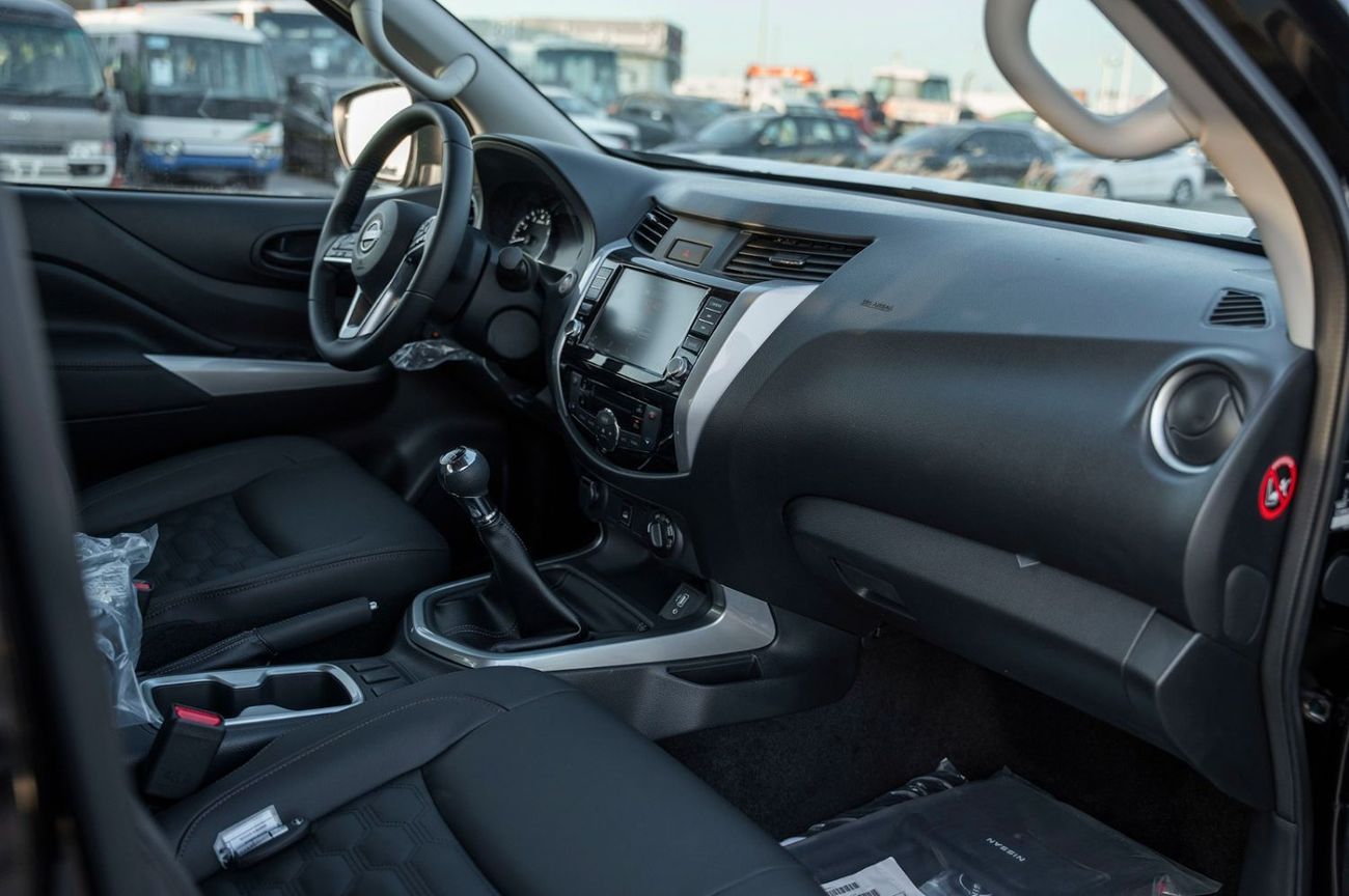 Nissan Navara 2025  Nissan Navara LE 2.5L Petrol Manual - Black