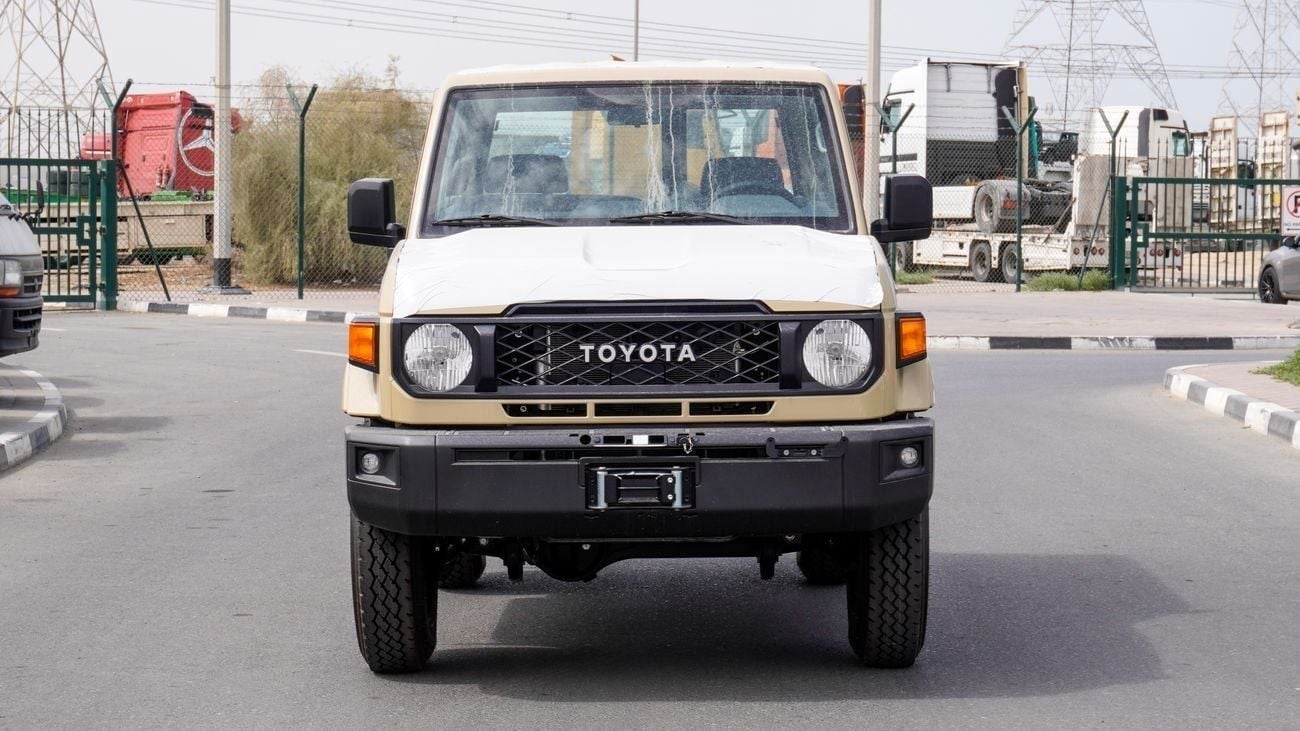 Toyota Land Cruiser 70 HT VXR 4.0 L V6