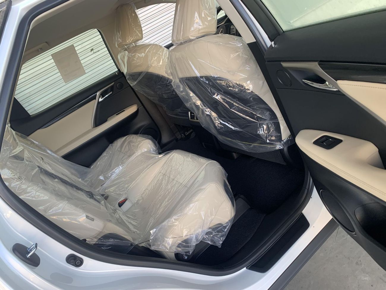 لكزس RX 350 Lexus RX350L 7- Seater 2022 For Local