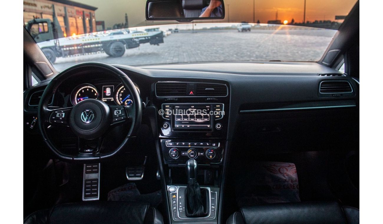 Used Volkswagen Golf R 2016 for sale in Dubai - 667442
