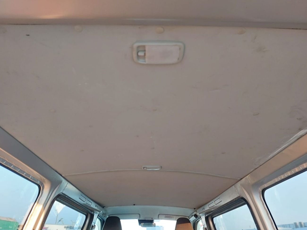 تويوتا هاياس TOYOTA HIACE VAN RHD 2018 MODEL 2.8 L DIESEL AUTOMATIC(PM05971)