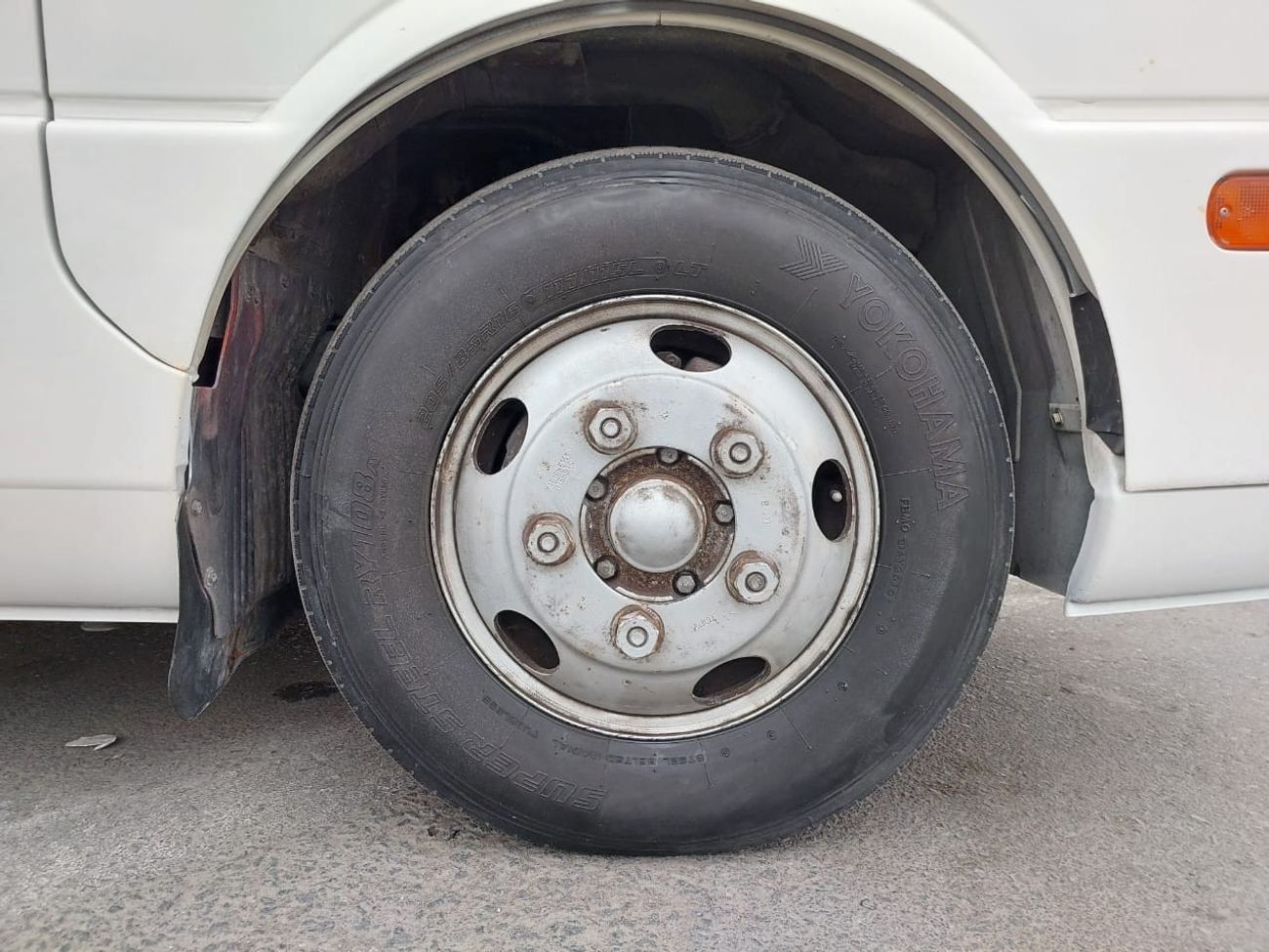 ميتسوبيشي روزا MITSUBISHI ROSA BUS RHD 1999 MODEL 4.9 L DIESEL AUTOMATIC(PM00088)