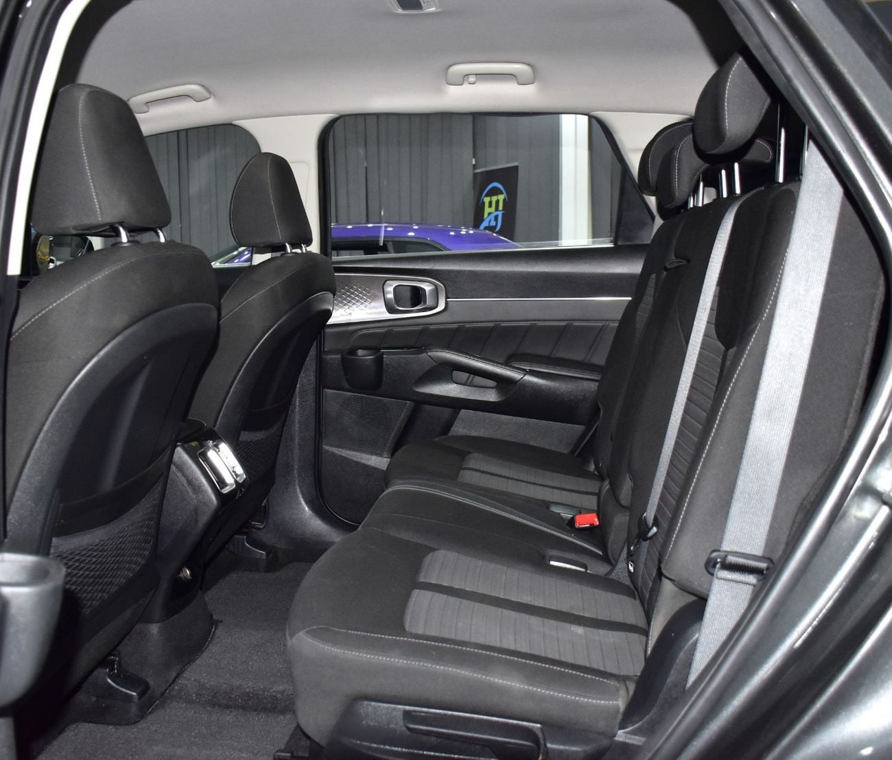 Kia Sorento LX EXCELLENT DEAL for our KIA Sorento ( 2024 Model ) in Grey Color GCC Specs