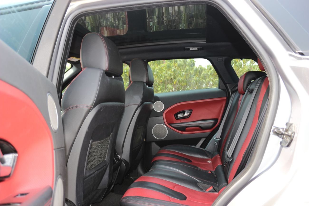 Land Rover Range Rover Evoque HSE Dynamic 2.0L (5 Door) Land Rover Range Rover Evoque 2.0T R-Dynamic S 250 PS 2014