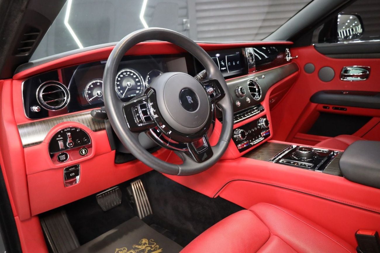 رولز رويس جوست EWB, Rear Entertainment, Starlight, Illuminated Grille, GCC Specs!!