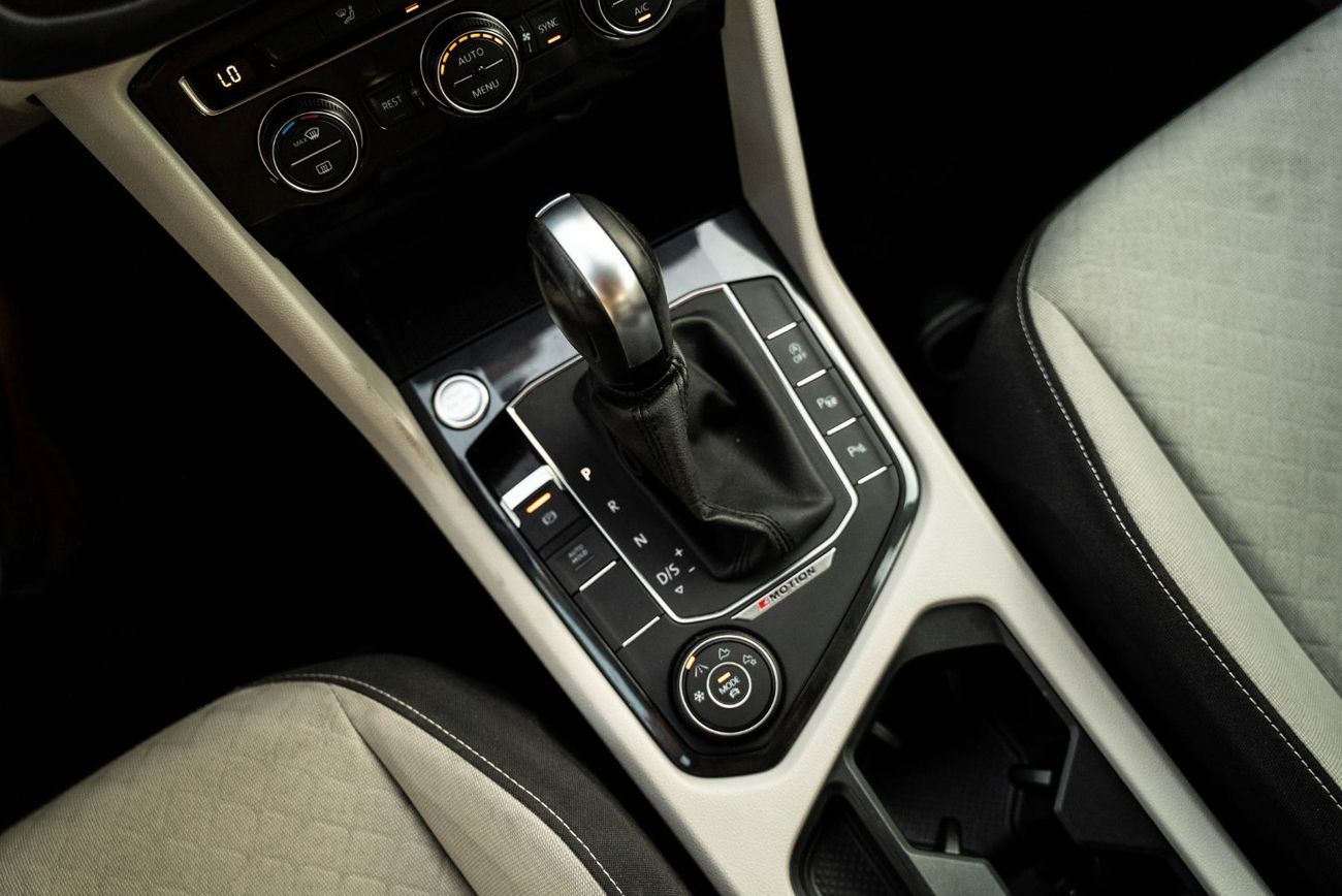 فولكس واجن تيجوان Elegance 2.0L SE 2020 Full Service History GCC 2.0L