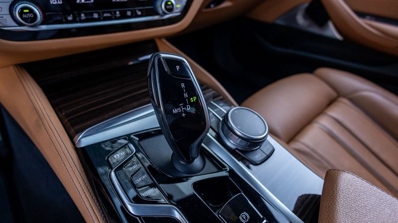 بي أم دبليو 520i M Sport Comfort 2.0L