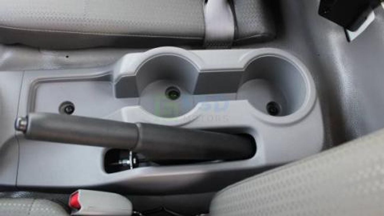 Hino 300 Hino XZU 712L 6.5 TON 300S Wide cab 4X2 Euro 2