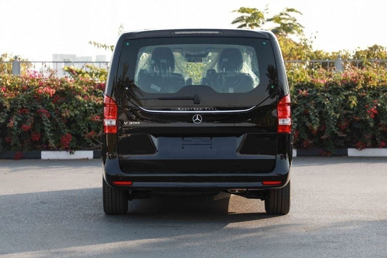 مرسيدس بنز V 300 2025 MERCEDES BENZ V300 EXTRA LONG 2.0 - BLACK inside BLACK | Export Only
