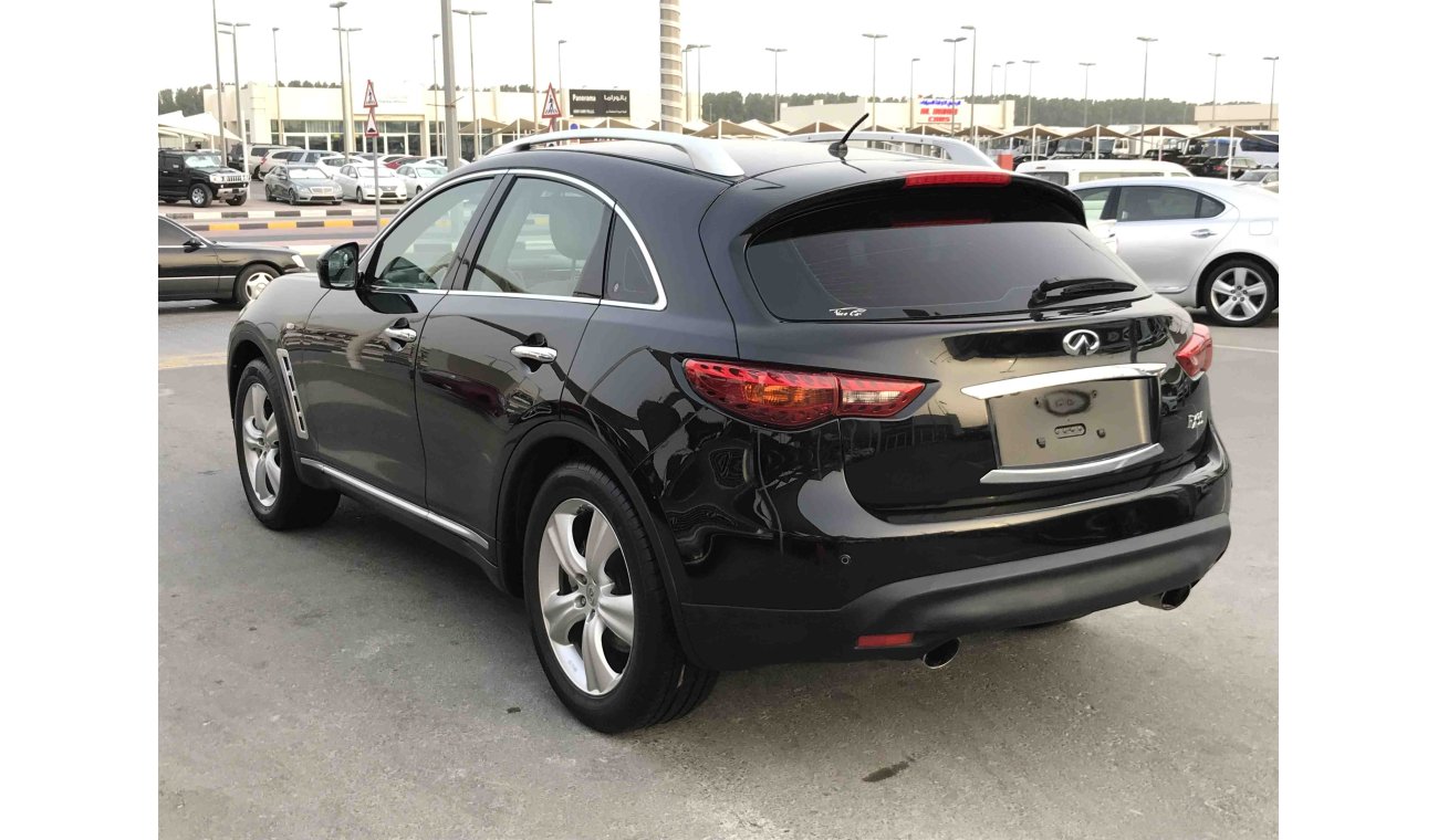 Infiniti FX35