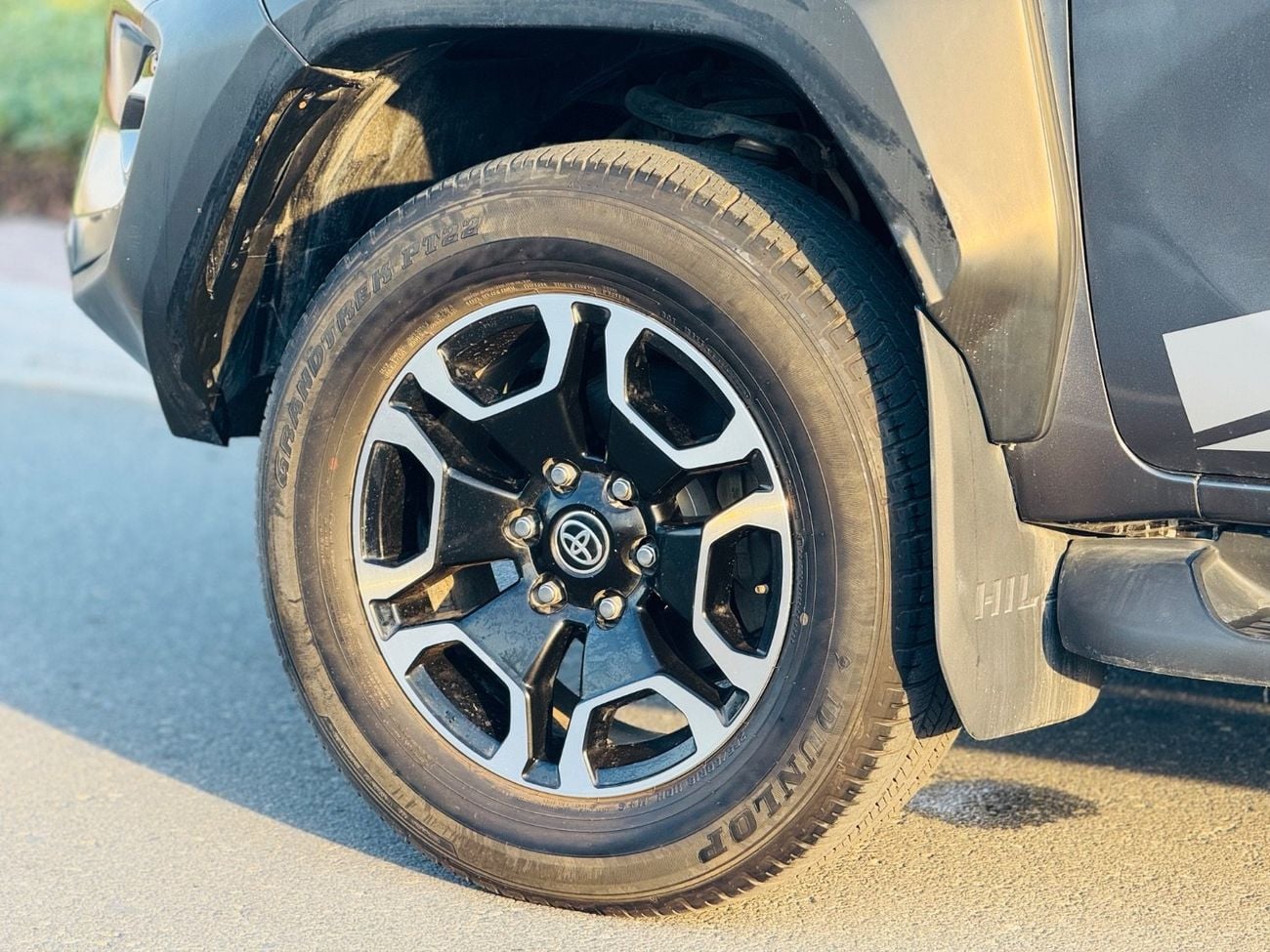 تويوتا هيلوكس Full option top of the range