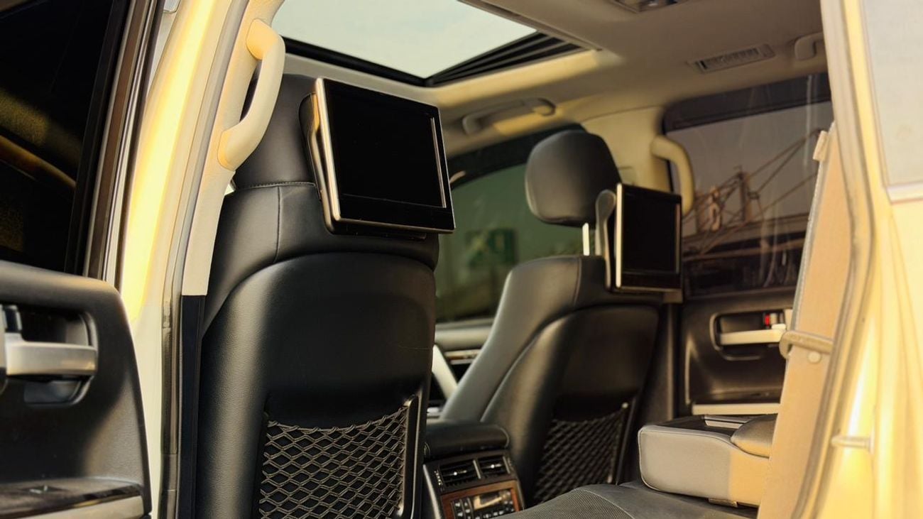 تويوتا لاند كروزر -