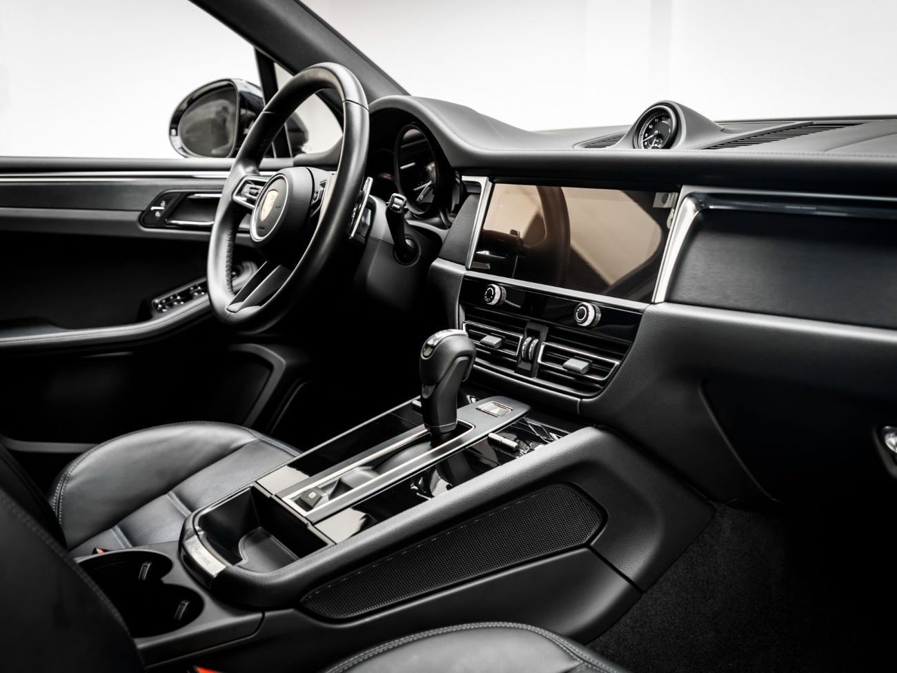 Porsche Macan GTS 3.0L (360 HP) 2024 Porsche Macan GTS, 2026 Porsche Warranty, Low KMs, GCC