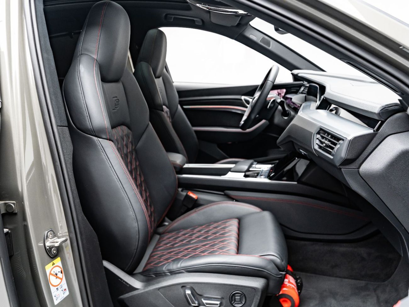 أودي Q8 إي ترون 55 quattro S Line