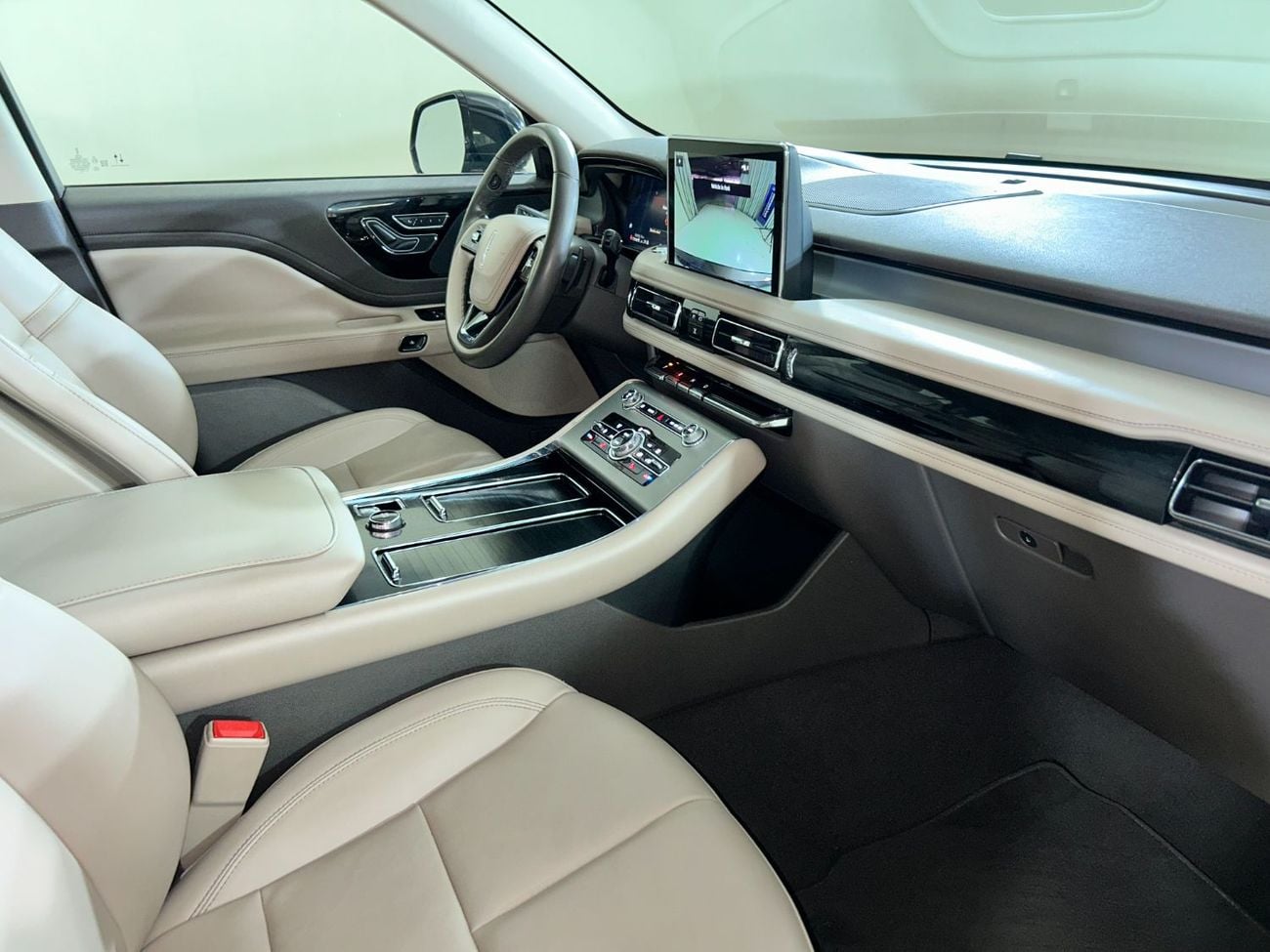 Lincoln Aviator Std 3.0L AVI122 / FREE Insurance + Registration / AL TAYER MOTORS AL QOUZ SHOWROOM