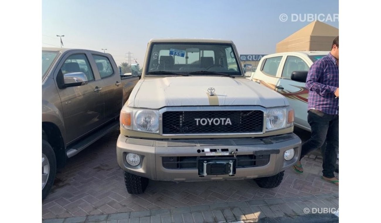 Toyota Land Cruiser Pick Up Pick up Petrol  4x4 2018