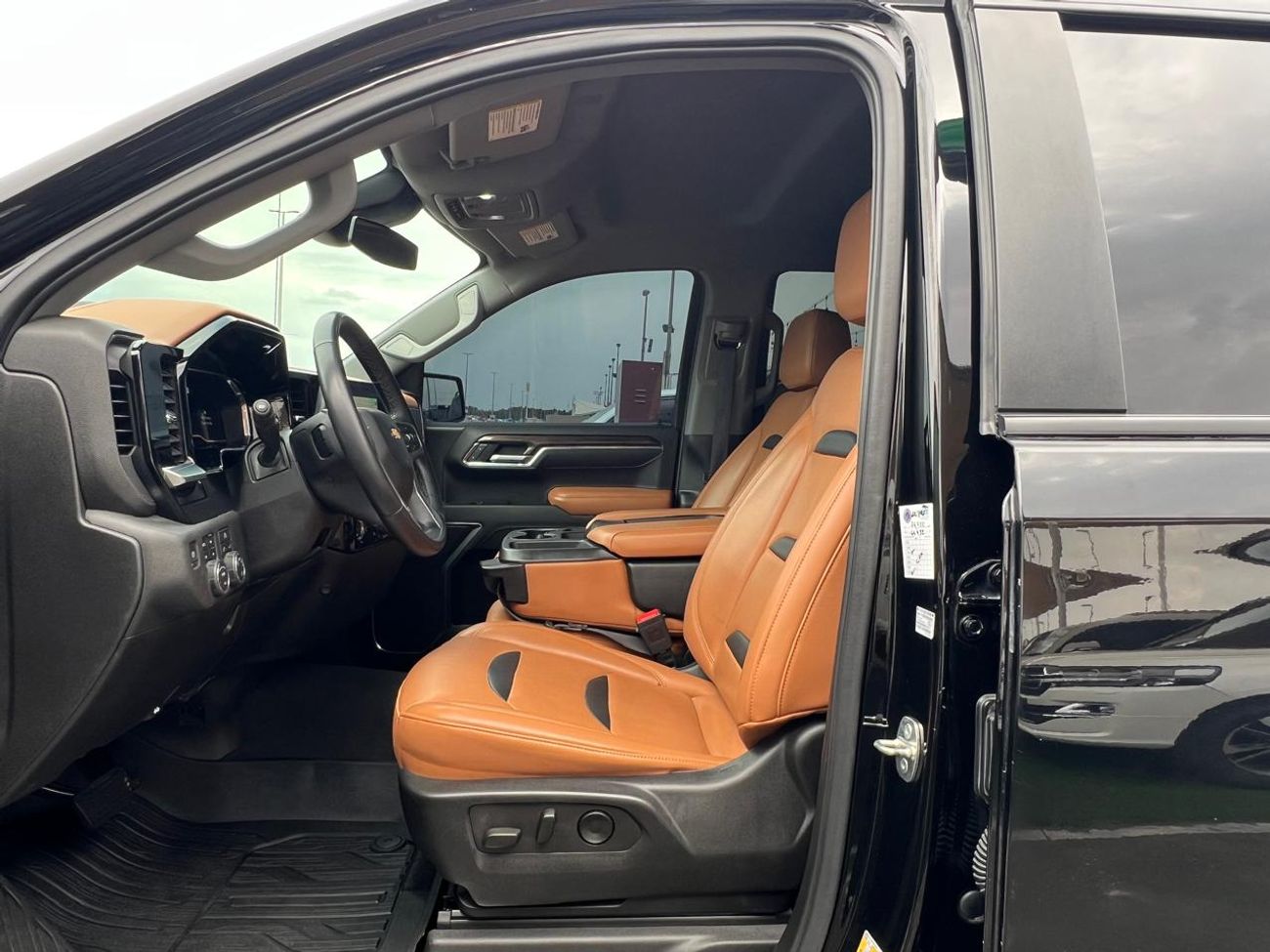 شيفروليه سيلفارادو CHEVROLET SILVERADO LT 2023 ENGINE 5.3L/V8