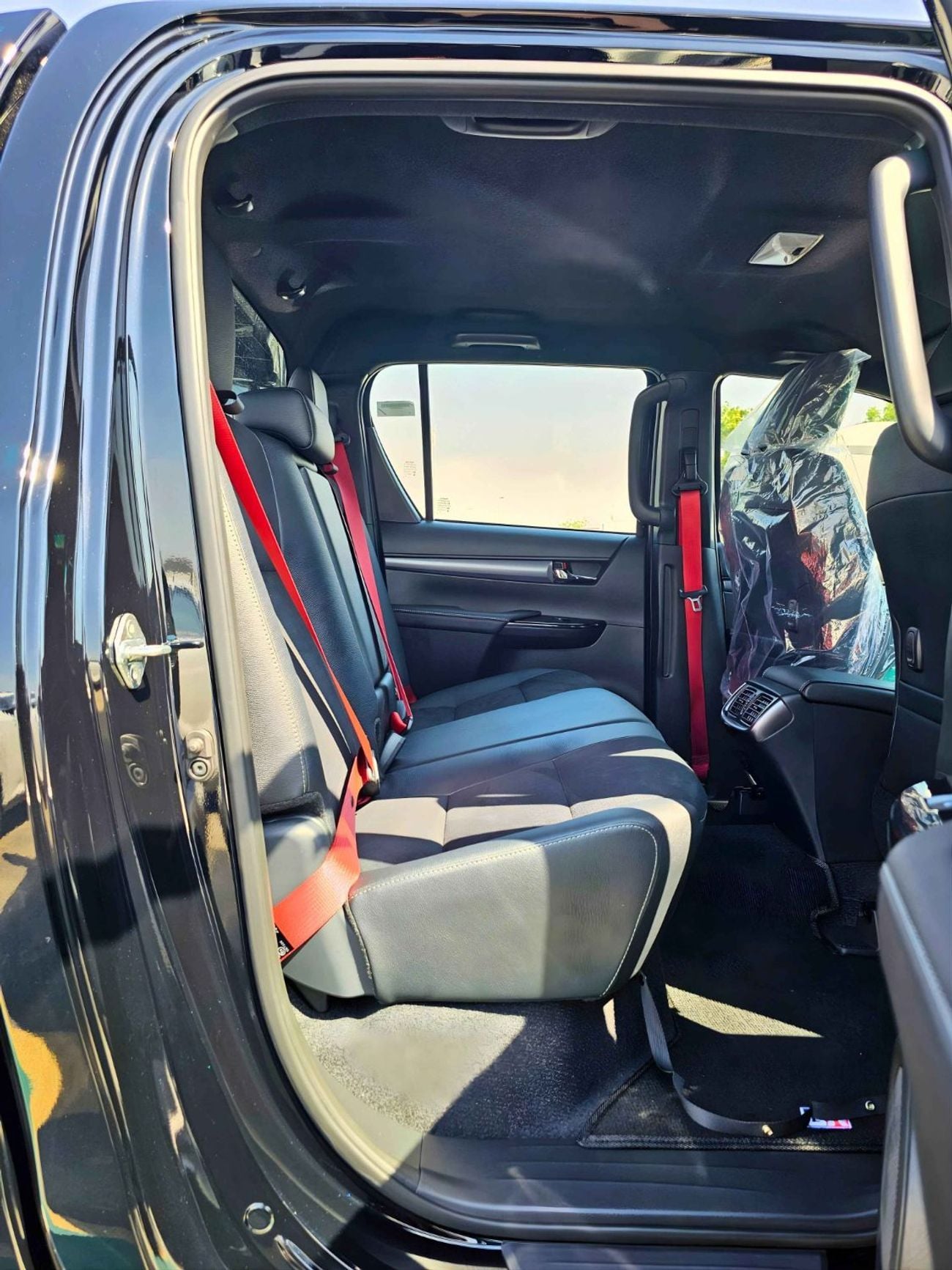 Toyota Hilux GR SPORT WITH BULBAR / 2.8L DIESEL V4 / RADAR / 360*CAMERA/DRIVER PWR SEATS WITH LATHER (CODE#HGRD)