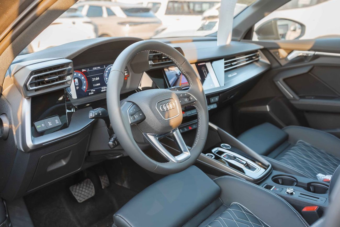 أودي A3 35 TFSI S-LINE Audi A3 1.5T 35 TFSI S-Tronic Sedan 2025 Grey (FOR EXPORT)
