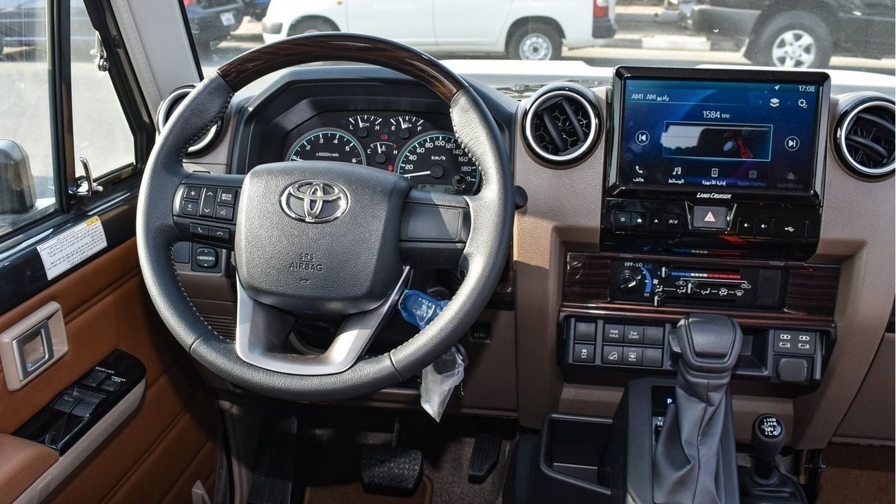 تويوتا لاند كروزر 70 4.0L V6 Petrol A/T